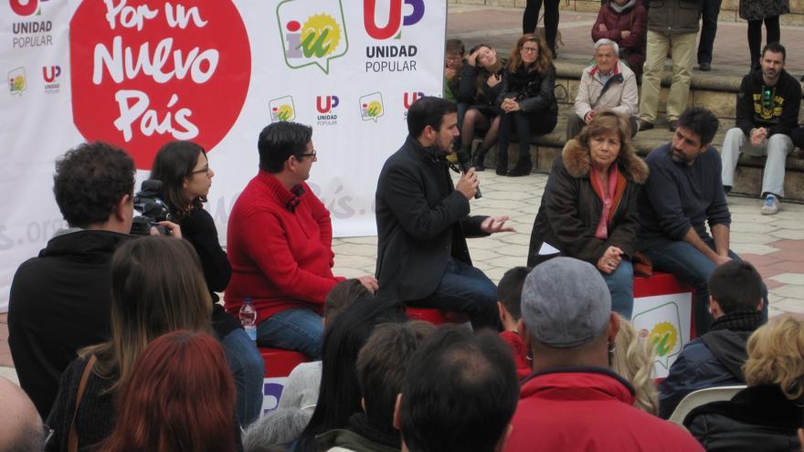 Alberto Garzón en un acto de campaña en Córdoba este martes 8 de diciembre.