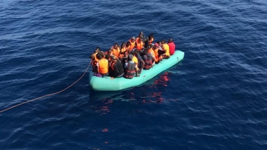 Llegan al puerto de Motril las 92 personas, dos de ellas menores, rescatadas de tres pateras