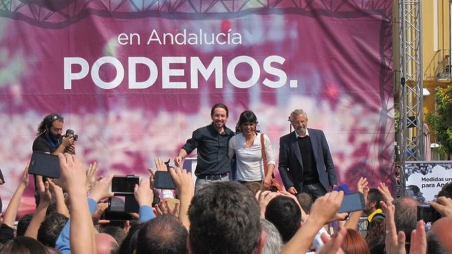 Pablo Iglesias y Teresa Rodríguez en Dos Hermanas en un mitin del 22M.