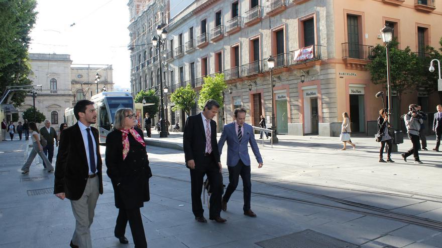 La jueza Servini en Sevilla, acompañada del Fiscal General argentino Ramiro González.