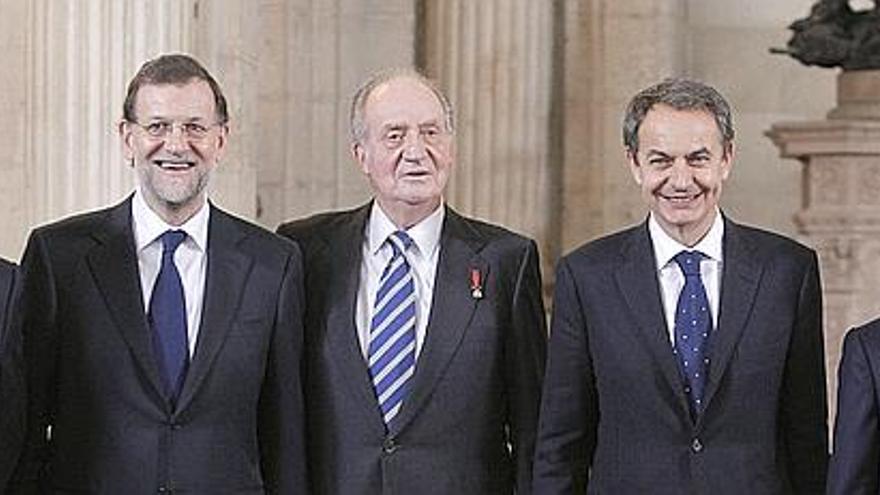 Los cuatro últimos presidentes junto al Rey en un acto oficial / Foto: Efe