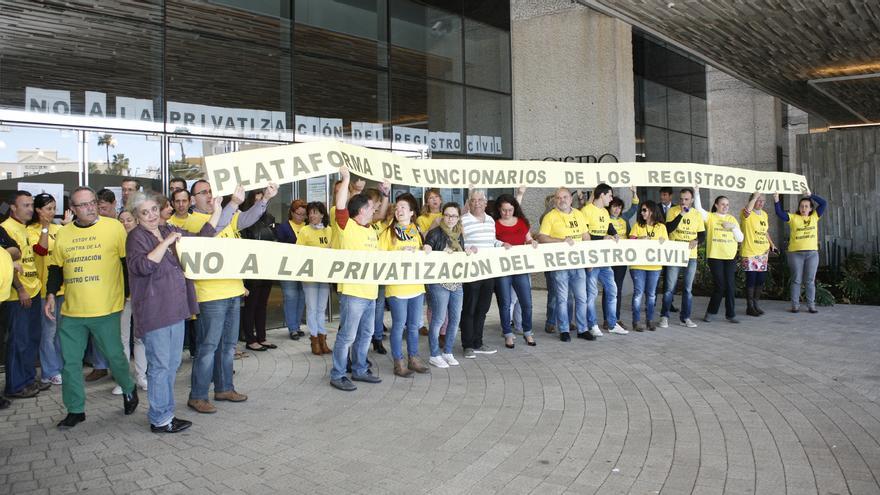 Concentración de trabajadores de Justicia en Las Palmas de Gran Canaria. Foto: Alejandro Ramos