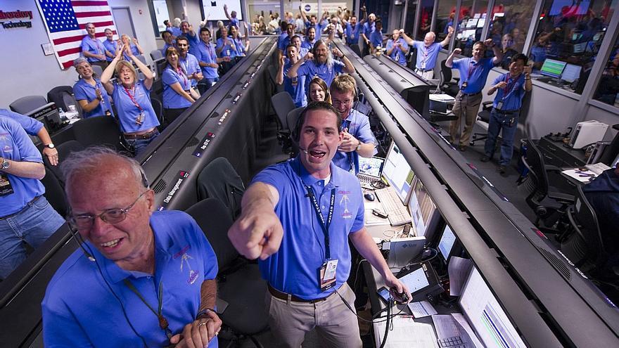 El equipo del Mars Science Laboratory festeja el aterrizaje de 'Curiosity' en Marte. Foto: NASA.