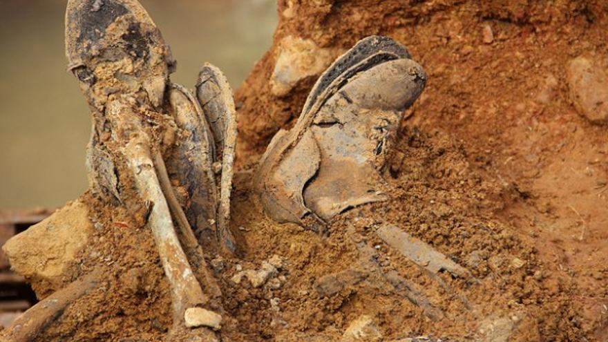 Uno de los cuerpos exhumados en la fosa común de Chillón (Ciudad Real). Su destino era la cárcel de Almadén a la que nunca llegaron