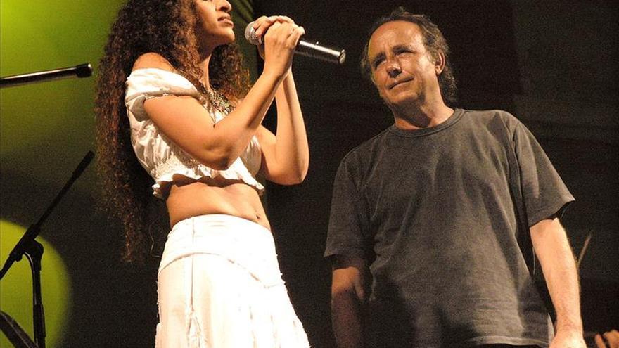 Serrat y la israelí Noa comparten escenario en el Festival de la Guitarra de Córdoba