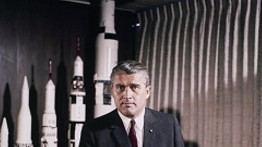 Wernher von Braun, diseñador de las bombas V2 y de los cohetes del Programa Apolo