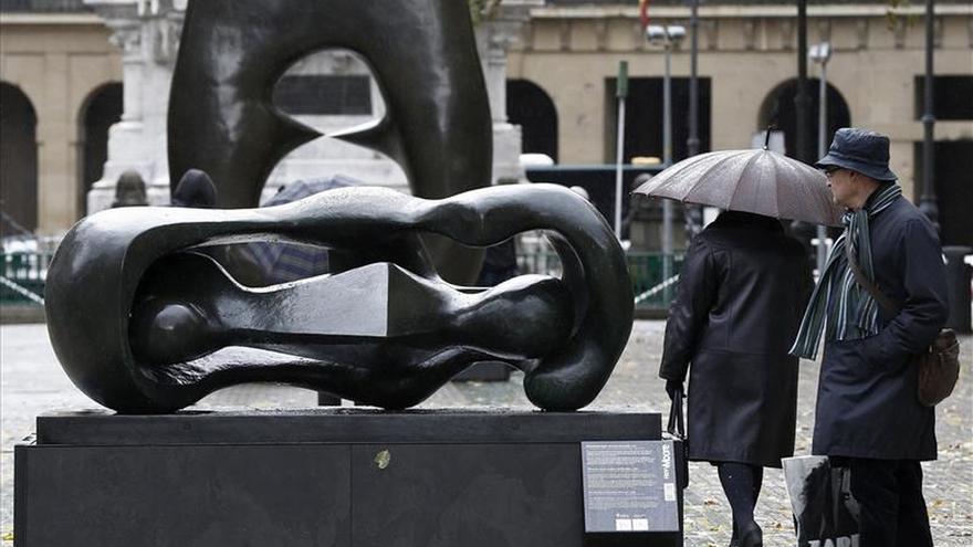 Seis esculturas de Henry Moore convierten Pamplona en una "galería de arte"