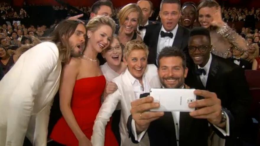 DetrÃ¡s del selfie de Ellen DeGeneres y las estrellas de Hollywood