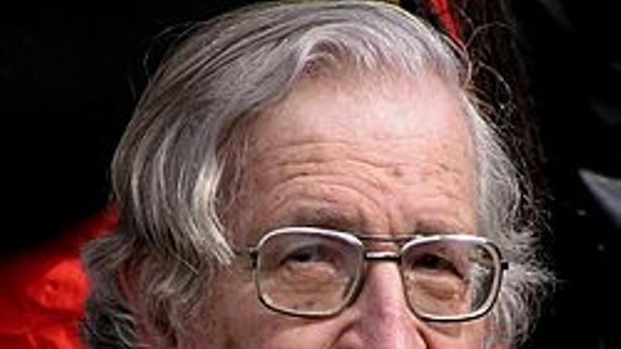 El lingüista y filósofa Noam Chomsky. / Wikipedia