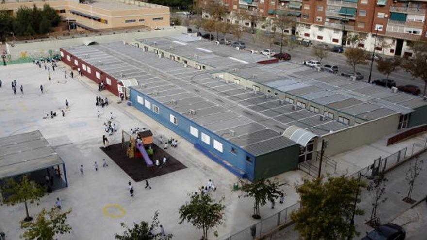 Los barracones que forman el colegio 103 de Valencia