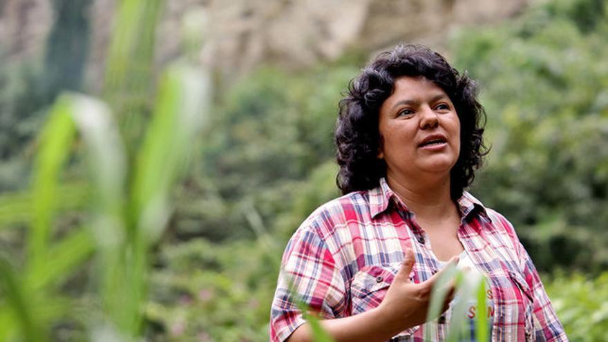 Berta Cáceres fundó en 1993 el COPINH junto a una docena de compañeros y compañeras para defender los territorio indígenas / © Goldman Environmental Prize
