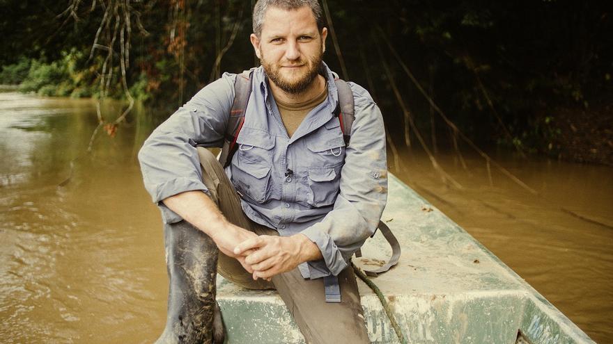 David Beriain durante el rodaje de 'Yasuní: genocidio en la selva'/ Discovery Max
