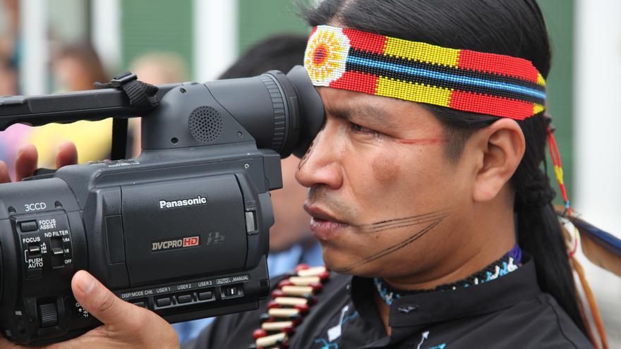 Heriberto Gualinga, cámara y activista indígena Sarayaku, creador del documental 'Los Descendientes del Jaguar'. Fotografía: AI