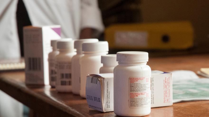 Medicamentos de un grupo comunitario de ARV en Malaui. En estos grupos, cada mes un paciente se encarga de recoger la medicación para todos los integrantes del mismo/ Foto: Miguel Cuenca/MSF 