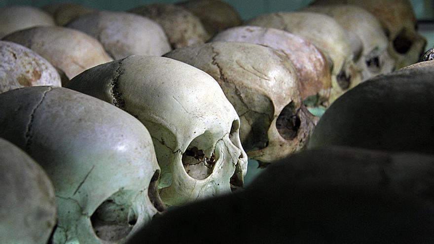 Casi un millón de personas, la mayoría de la etnia tutsi o hutus moderados, fueron masacrados en Ruanda entre abril y julio de 1994. Lugares como la iglesia de Nyamata conservan restos de las masacres que se cometieron por todo el país./Jon Cuesta