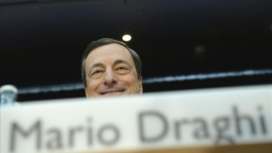 Draghi, preocupado por la fortaleza del euro, avisa de que habrá que actuar