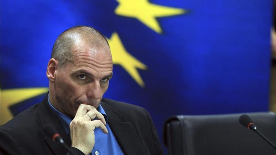 Grecia defiende renegociar la deuda para acabar con su dependencia al crédito