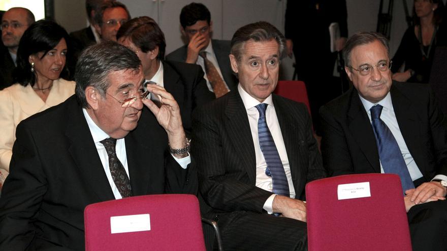 El expresidente de Caja Madrid Miguel Blesa, junto al presidente del Real Madrid, Florentino Pérez, en 2008 / EFE