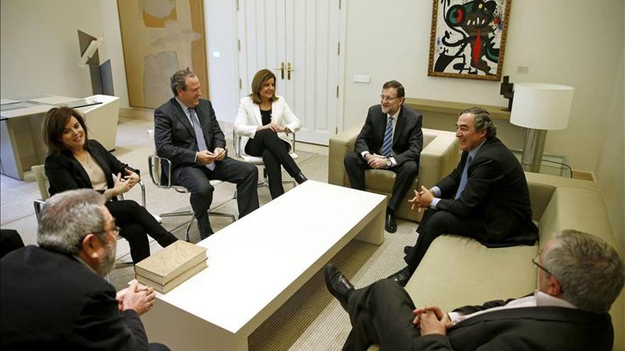 Rajoy se reunirá el próximo 16 de mayo con la patronal y los sindicatos