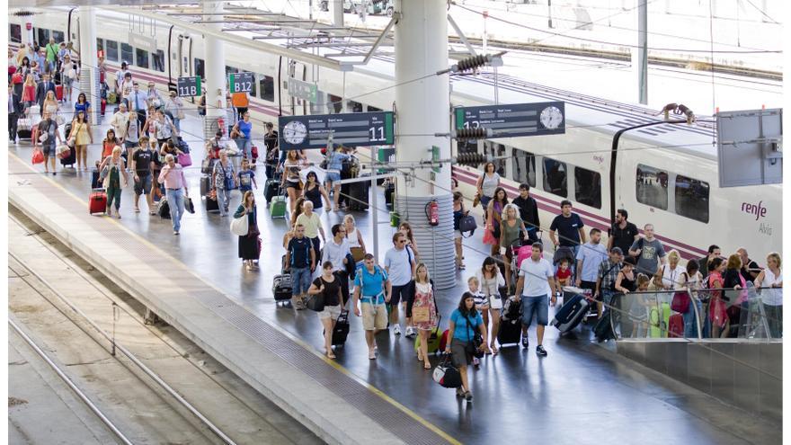 Renfe eleva un 12,3% los viajeros del AVE en Semana Santa y la ocupación de los trenes llega al 80%