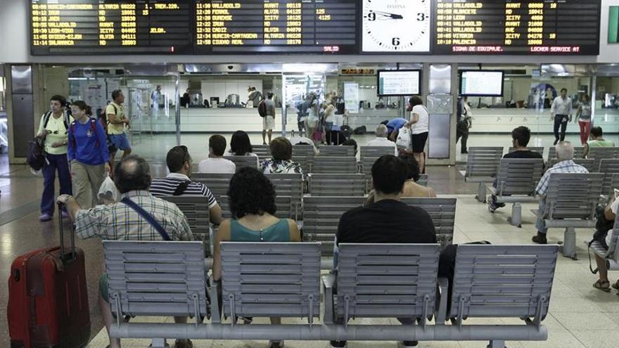 Renfe supera el récord de 3 millones de viajeros de AVE y Larga Distancia en un mes