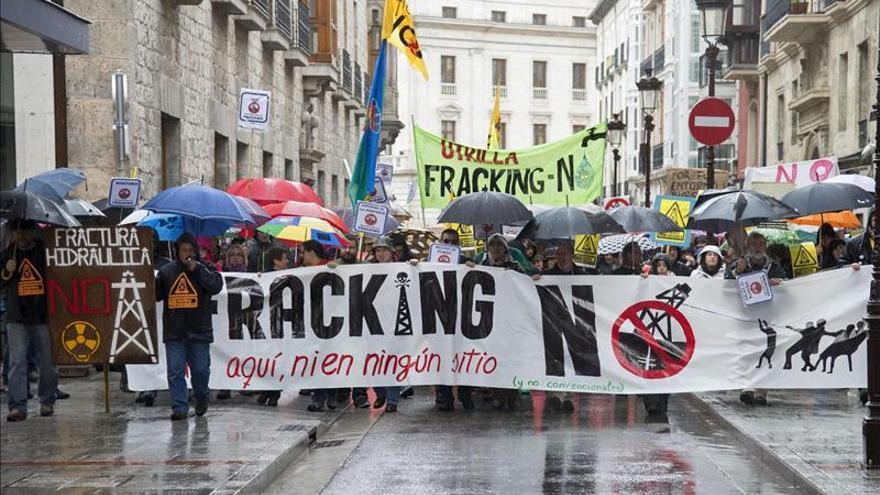 Soria dice que la única amenaza del "fracking" es no seguir la senda de EEUU