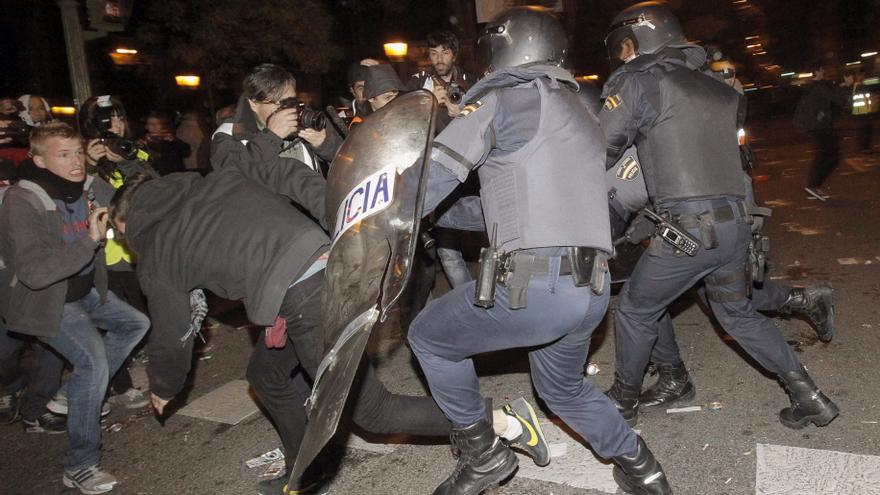Suben a 142 los detenidos en la huelga, tras las cargas de Madrid
