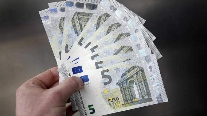 El gobierno alemán estudia limitar las operaciones con dinero en efectivo