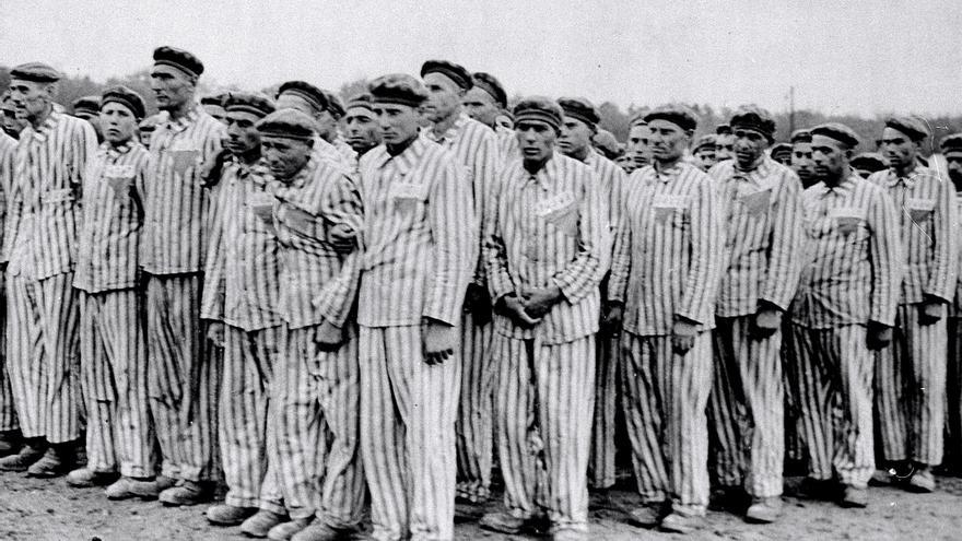 Prisioneros en el campo de concentración de Buchenwald / Holocaust Education Archive Research Team.