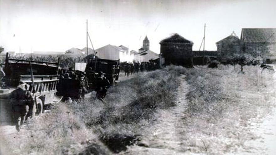 Columna del comandante Figuerola entrando en El Coronil (31 de julio de 1936).