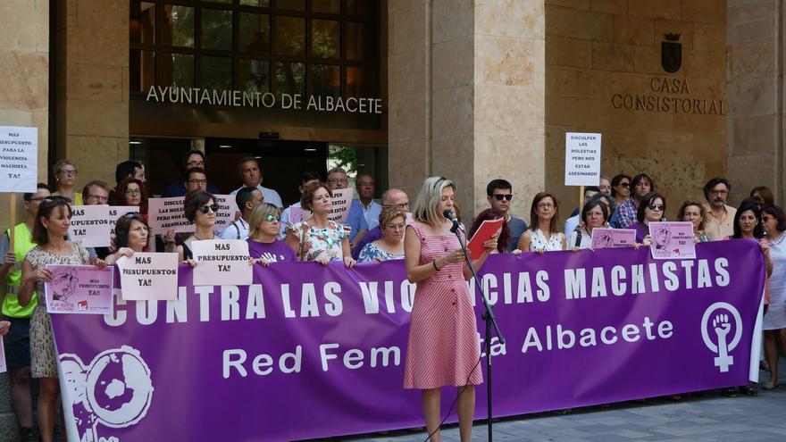 Concentración del 19J a las puertas del Ayuntamiento de Albacete