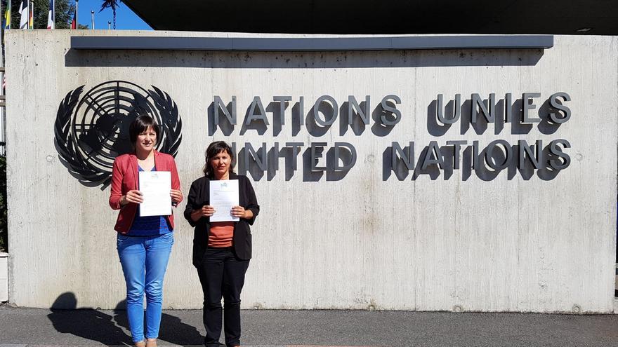 Pontón y Miranda, ante la sede de la ONU en Ginebra