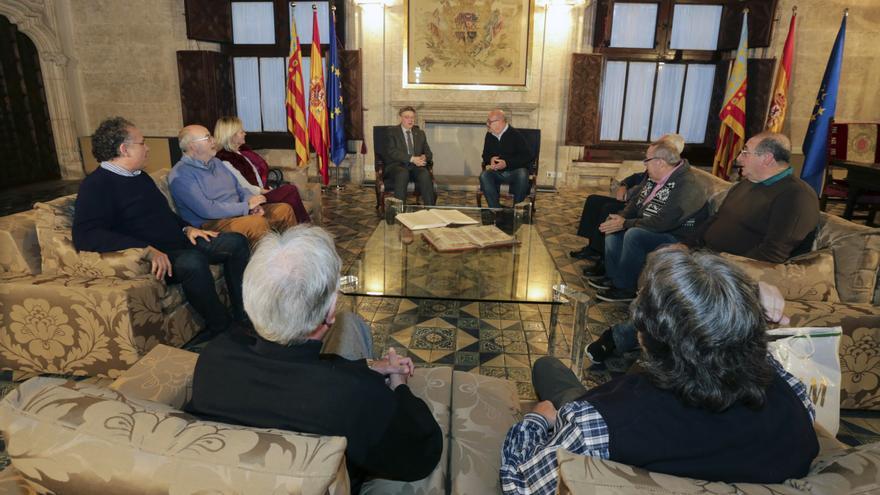 Ximo Puig con la Comisión por la Recuperación de la Memoria Histórica