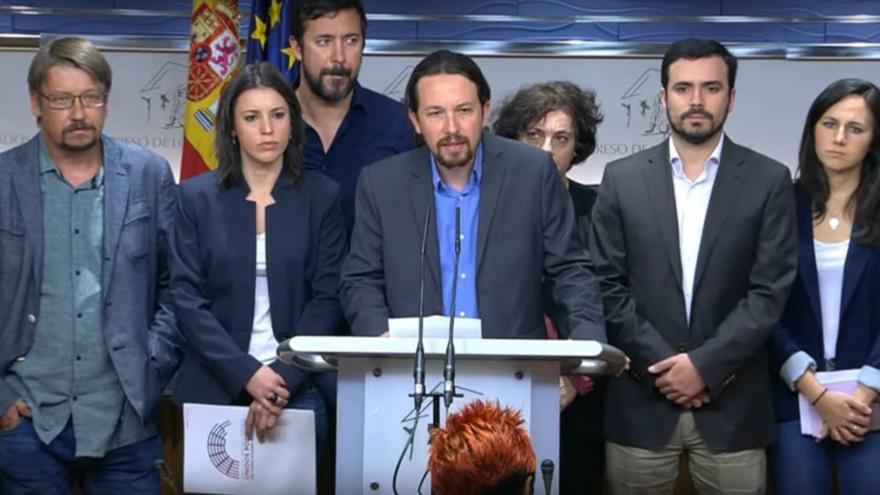 Los líderes de Unidos Podemos, durante el anuncio de que promoverán una moción de censura a Mariano Rajoy.