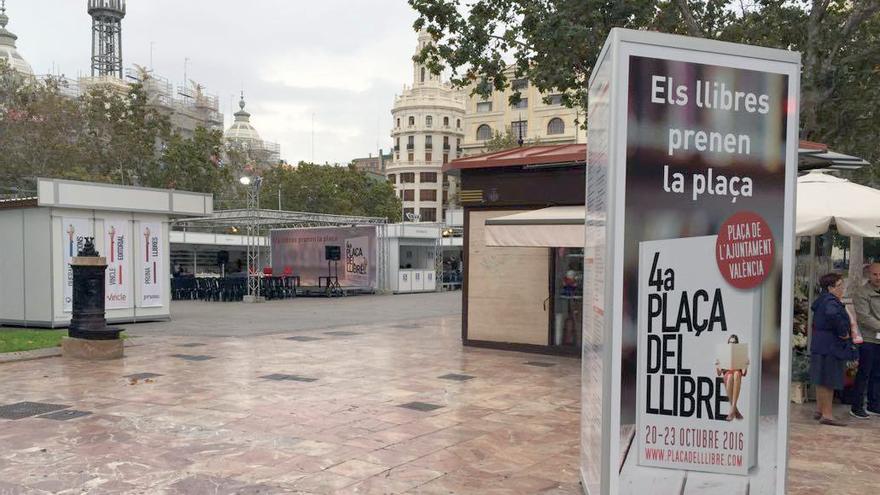 Valencia acoge la cuarta edición de la Plaça del Llibre