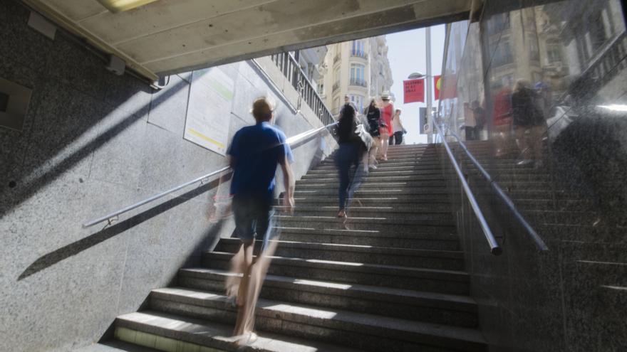En la estación de metro de Gran Vía no existen accesos para personas con movilidad reducida