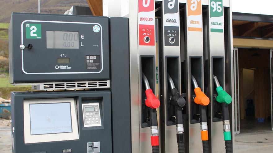 Algunas gasolineras ya no cuentan con empleados para echar gasolina o cobrar su precio.