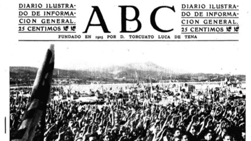 Rodríguez Bautista, durante una visita de Franco a Ribeira en 1944, en una imagen de ABC