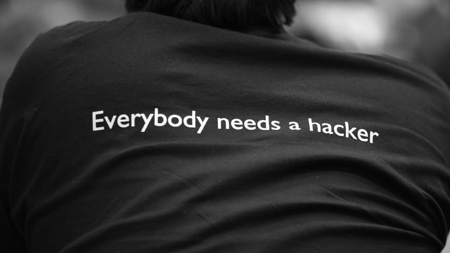 "Todo el mundo necesita un 'hacker'"
