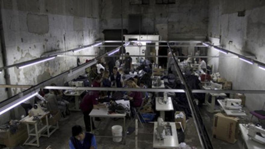 Un taller de costura ilegal denunciado por la Fundación La Alameda. / F.L.A.