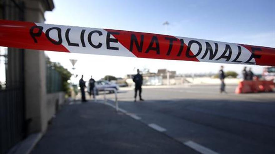 La policía mata a los dos secuestradores de una iglesia de Normandía