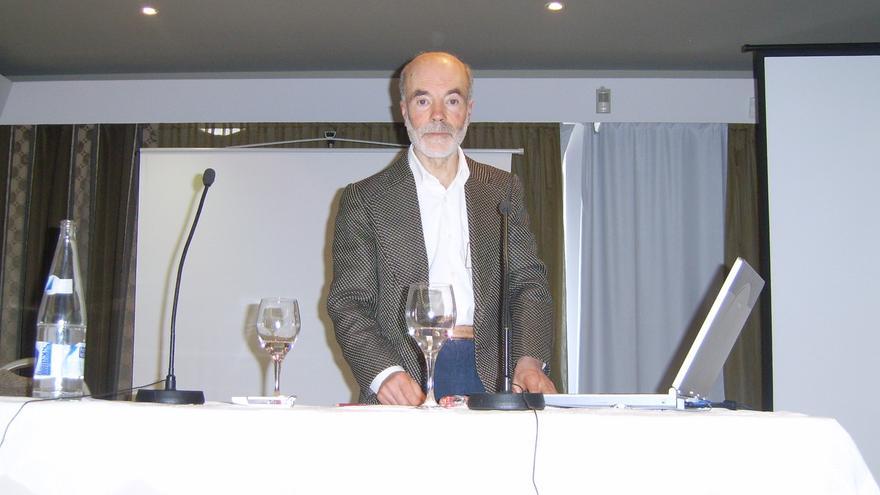 El profesor Mauro Barreto es investigador de la fenomenología mediúmnica.