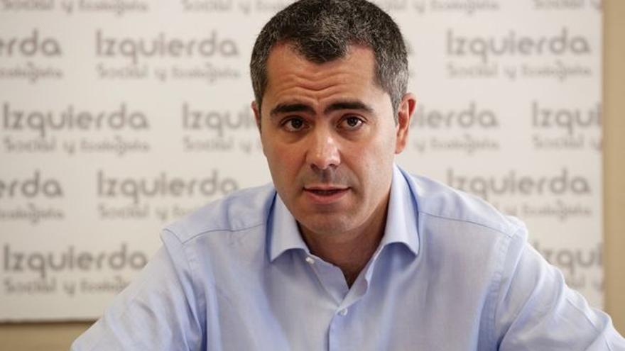 El candidato de Izquierda Unida a la Alcaldía de Santander, Miguel Saro. 