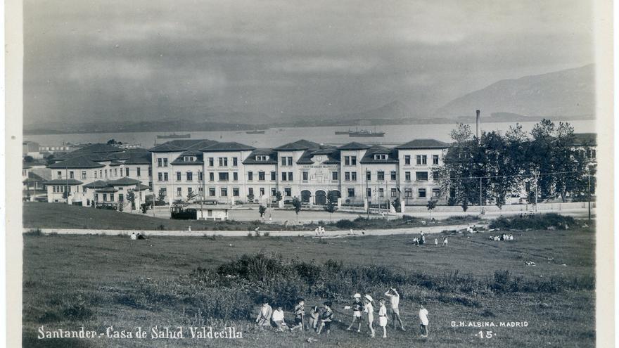 Casa de Salud de Valdecilla desde el Colegio Cántabro, 1929. | Colección José Antonio Torcida