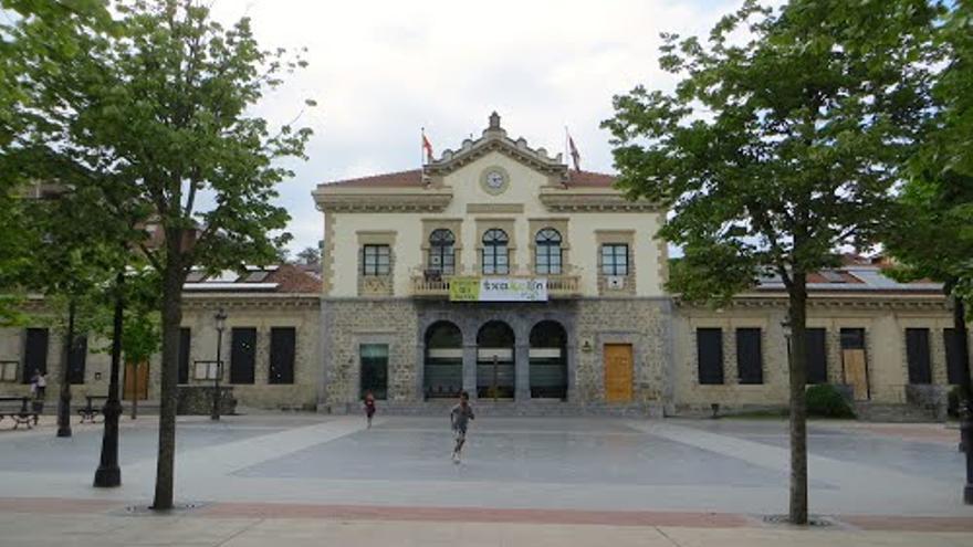 Fachada del Ayuntamiento de Amurrio (Álava).