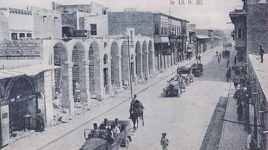 El general francés Gouraud desfilando por las calles de Alepo en 1920