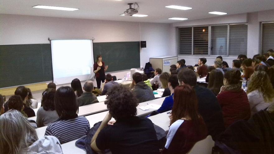 Más de setenta docentes y futuros maestros participaron en unos seminarios organizados por Aula Animal en la Universidad de Zaragoza