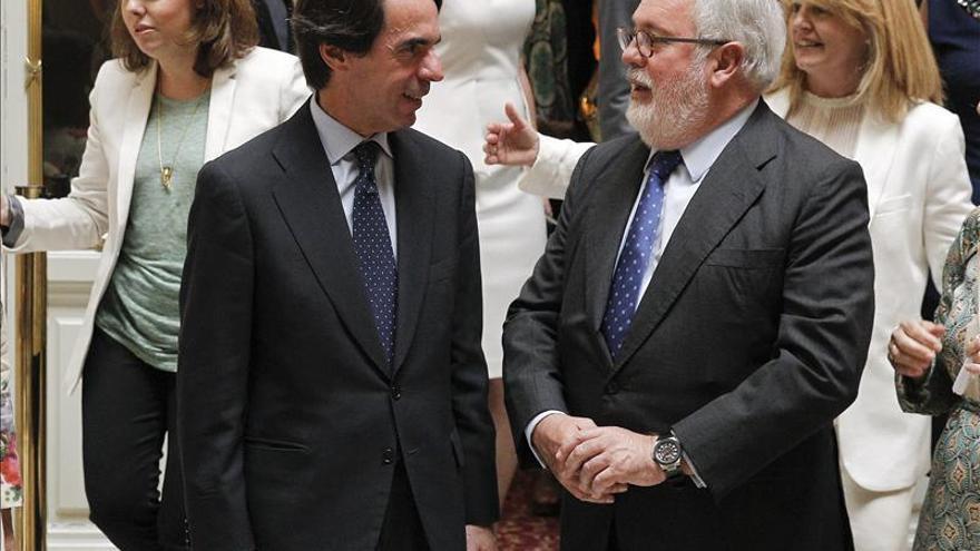 Aznar subraya su compromiso con el PP y pide movilización ante las elecciones