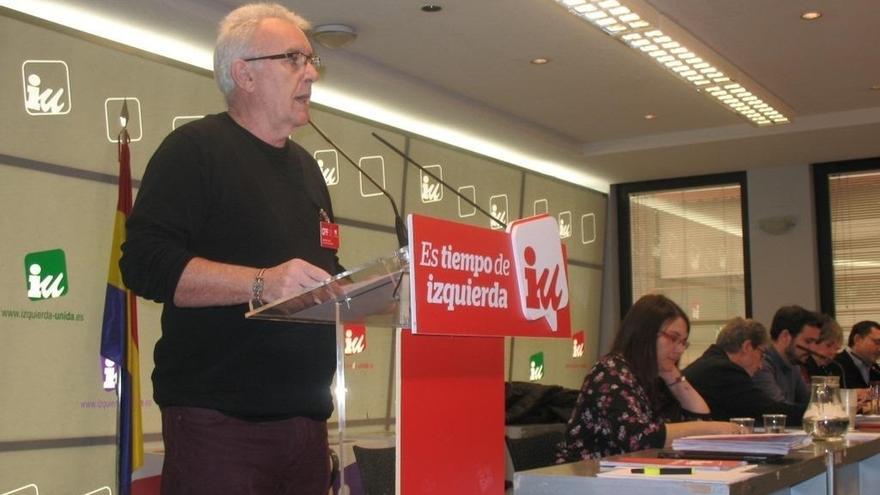 Cayo Lara, forzado a retirar la exigencia a los tres diputados de IU adscritos a Podemos de formar grupo con Garzón