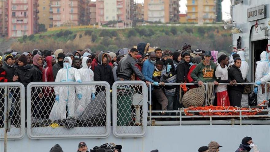 Cerca de mil inmigrantes han llegado a Lampedusa en 24 horas, según la OIM